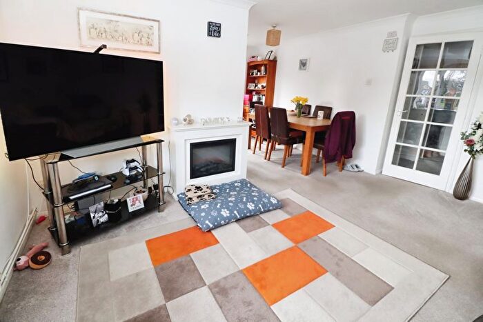 2 Bedroom Flat For Sale In Campernell Close, Brightlingsea, CO7