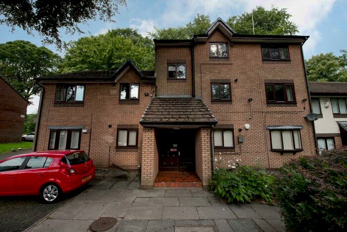 2 Bedroom Apartment To Rent In Crescent Avenue, Prestwich, M25