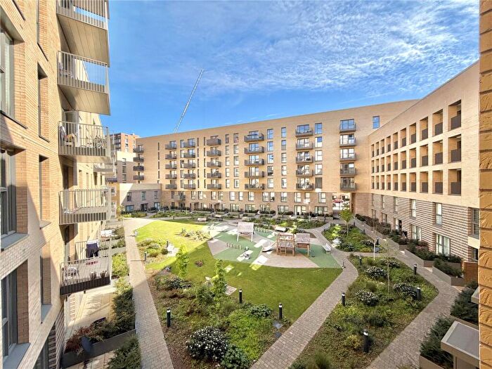 2 Bedroom Flat To Rent In Nuthatch Apartments, Hendon, NW9