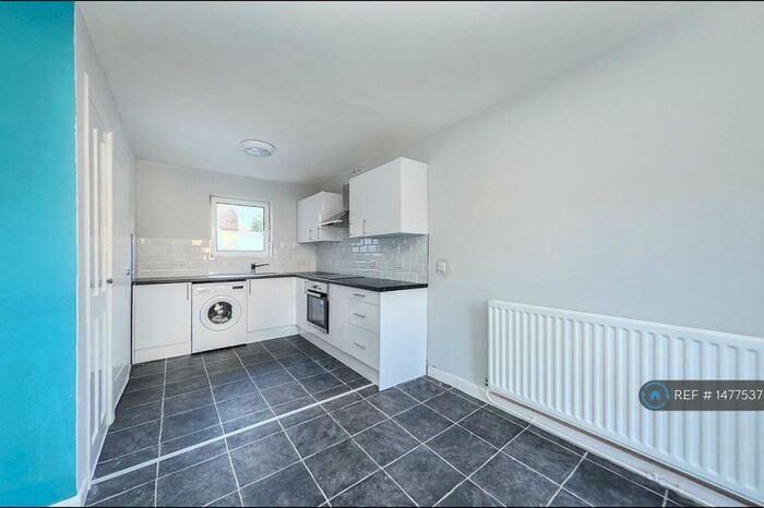 3 Bedroom Semi-Detached House To Rent In Wuppertal Court, Tyne And Wear., NE32