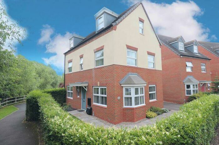 4 Bedroom Detached House To Rent In Sandpiper Drive, Doxey, Stafford, ST16