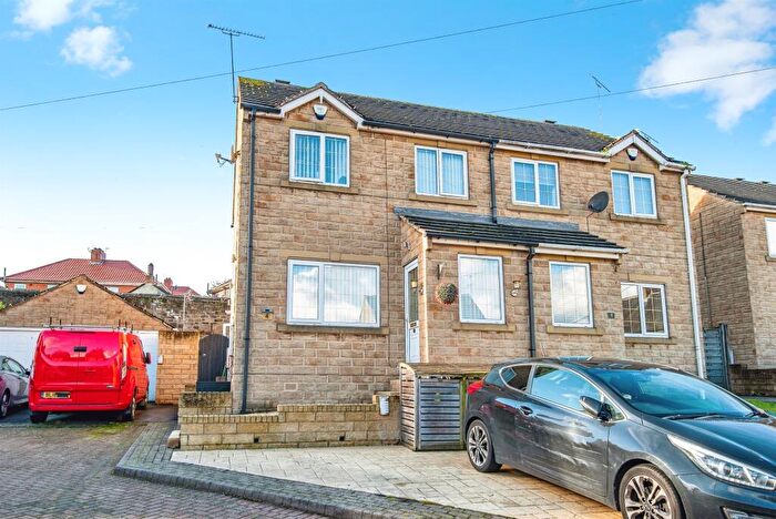 3 Bedroom Semi-Detached House For Sale In Old School Close, Hoyland, Barnsley, S74