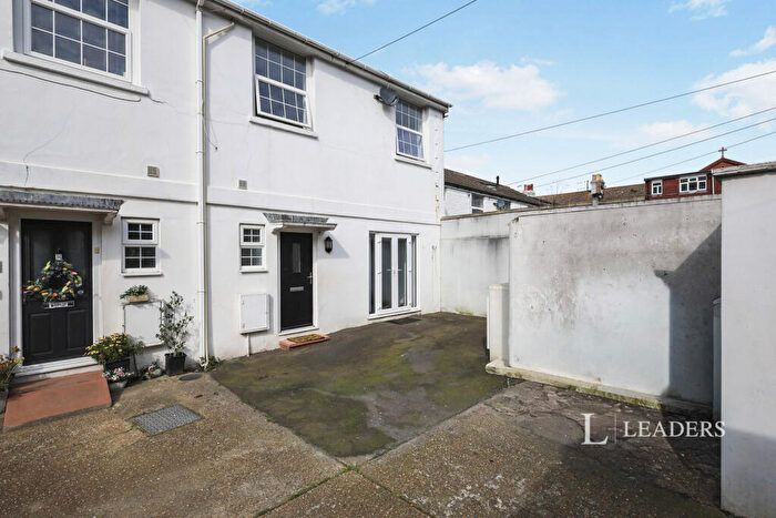 3 Bedroom Semi-Detached House To Rent In Tideswell Road, Eastbourne, BN21