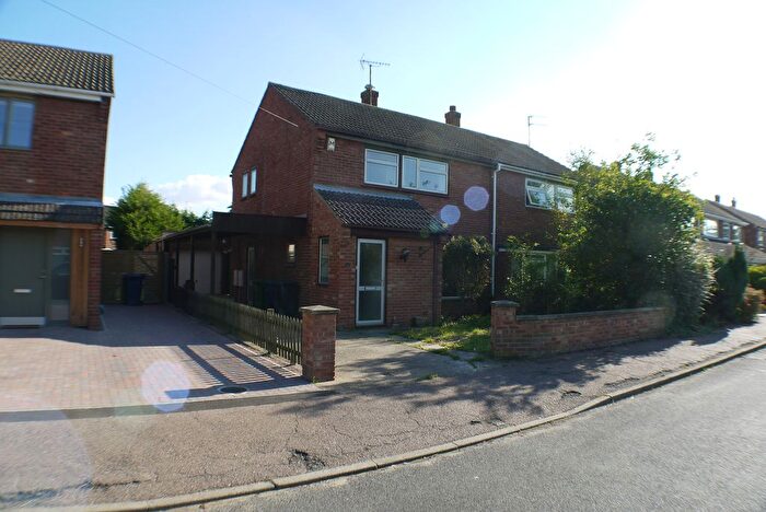 3 Bedroom Semi-Detached House To Rent In Bourne Road, Cambridge, CB4