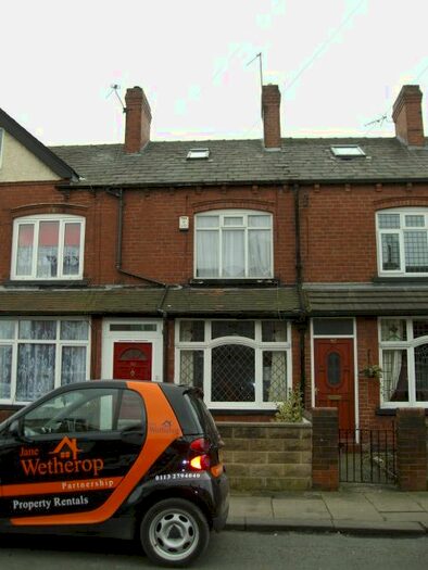 3 Bedroom Terraced House To Rent In Cross Flatts Place, Beeston, Leeds LS11