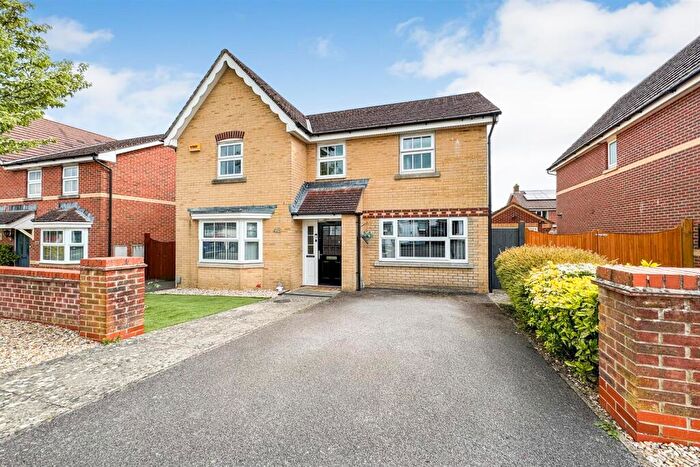 4 Bedroom Detached House For Sale In Priestley Road, Bournemouth, BH10