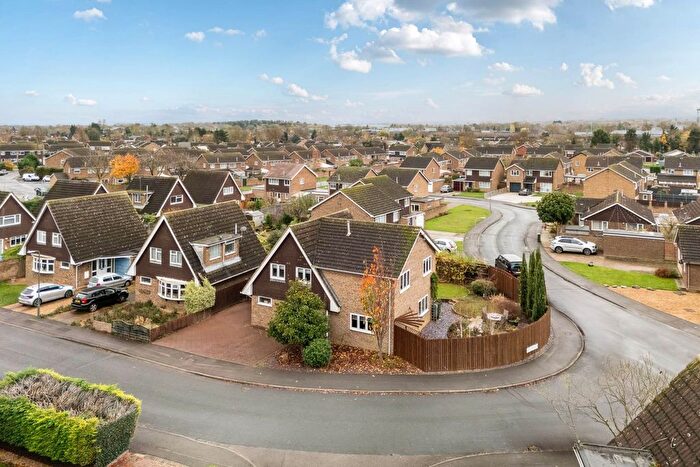 4 Bedroom Detached House For Sale In Marlow Drive, Newport Pagnell, MK16