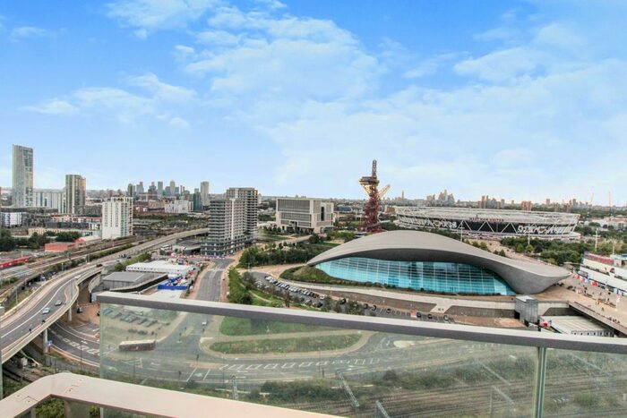 2 Bedroom Flat To Rent In Cassia Point, Glasshouse Gardens, Stratford, E20