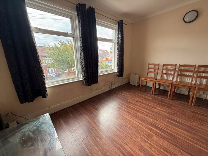 2 Bedroom Flat To Rent In Southall, UB2