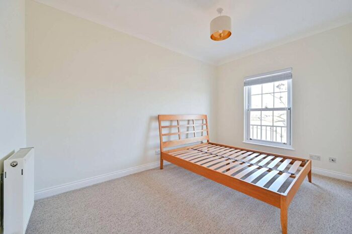 2 Bedroom Flat To Rent In Helena Square, Rotherhithe, London, SE16