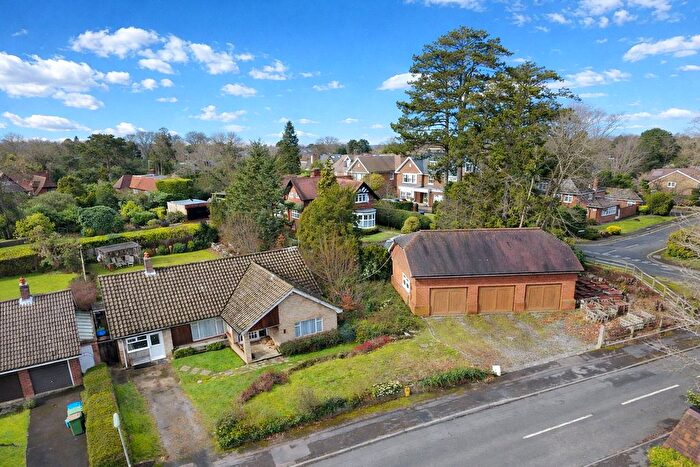 3 Bedroom Bungalow For Sale In Courtleas, Cobham, Surrey, KT11