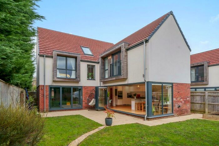 4 Bedroom Detached House For Sale In Woodford Green, Woodford, Berkeley, GL13