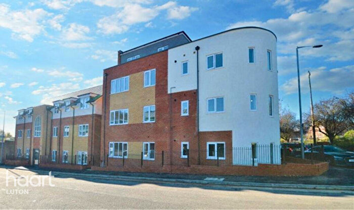 2 Bedroom Flat For Sale In York Street, Luton, LU2