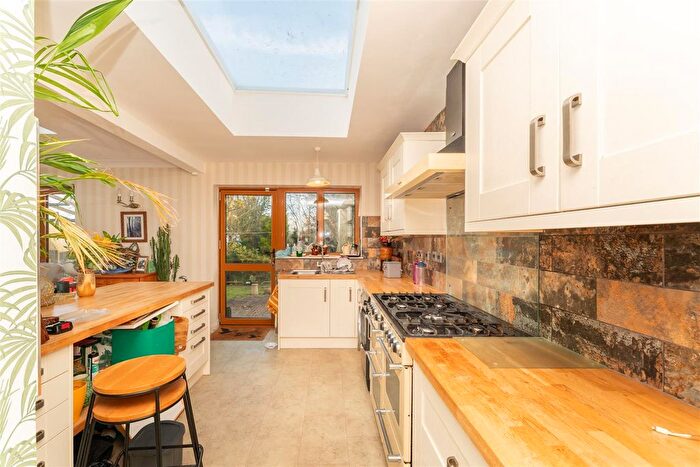 5 Bedroom Detached House To Rent In St. Marys Avenue South, Southall, UB2