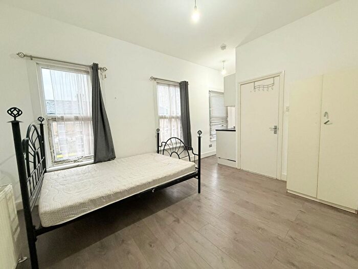 1 Bedroom Studio To Rent In Ilford, IG1