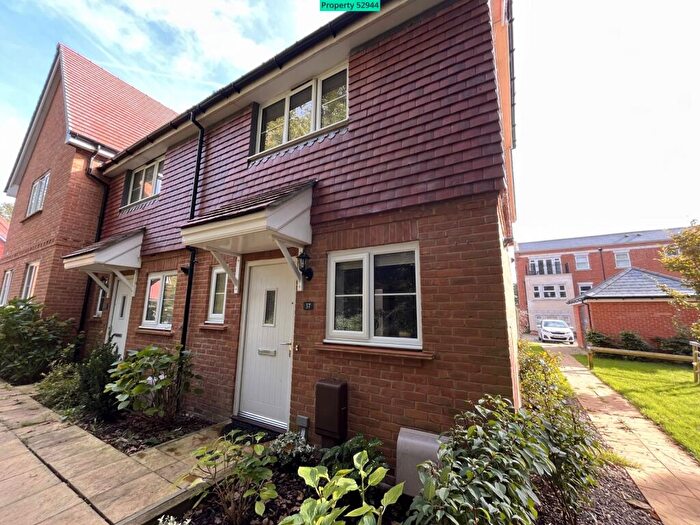 2 Bedroom End Of Terrace House For Sale In Merritt Way, Waterlooville, PO8