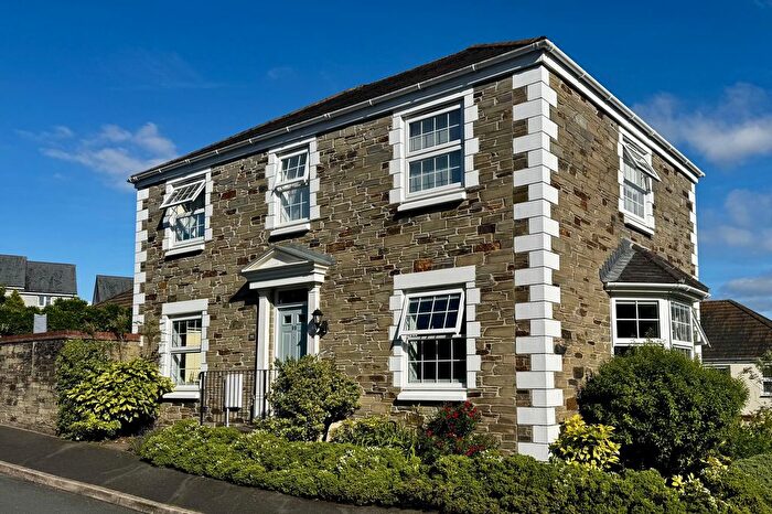 4 Bedroom Detached House For Sale In Round Ring Gardens, Penryn, TR10