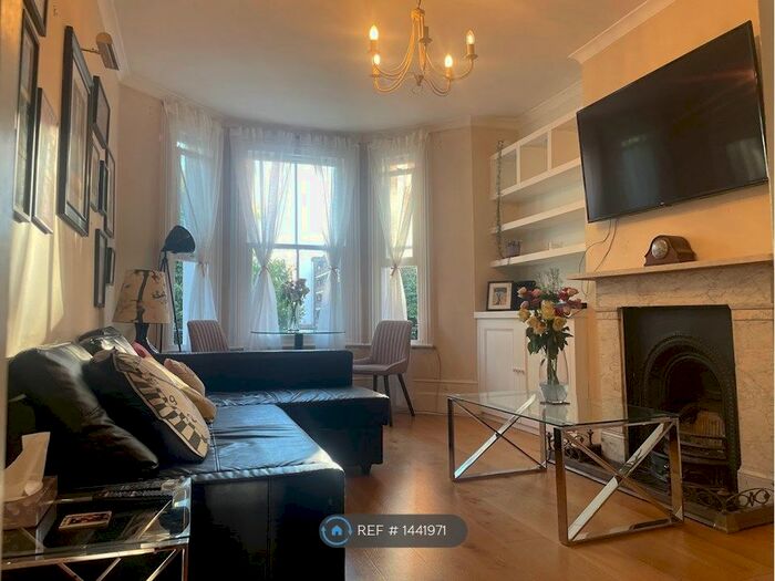 2 Bedroom Semi-Detached House To Rent In Meadow Road, London, SW8