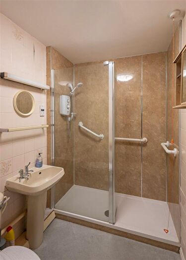 2 Bedroom Semi-Detached Bungalow For Sale In Sandyford Park, Sandyford, Newcastle Upon Tyne, NE2