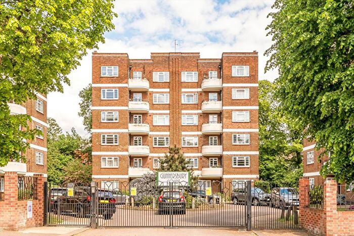 2 Bedroom Flat For Sale In Bollo Lane, Acton, W3