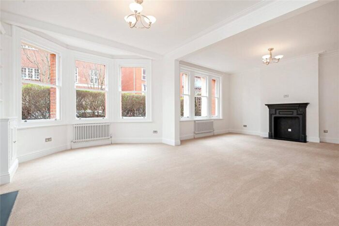 3 Bedroom Flat To Rent In York Mansions, Prince Of Wales Drive, London, SW11