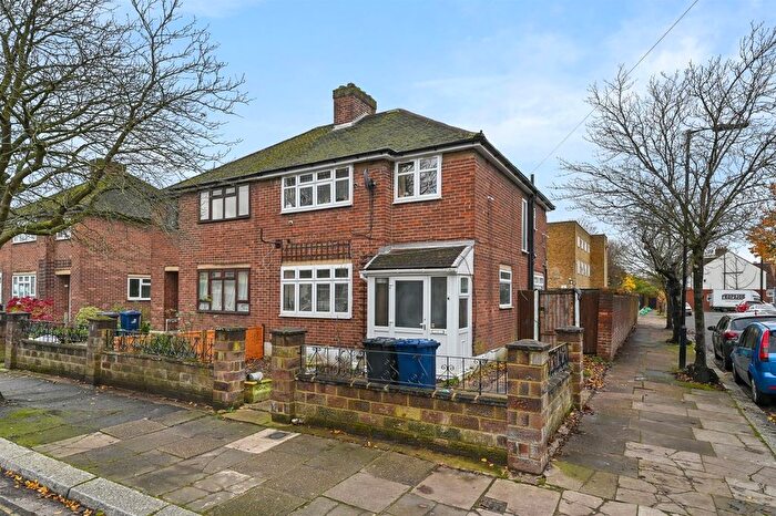 3 Bedroom Semi-Detached House For Sale In First Avenue, Acton, W3