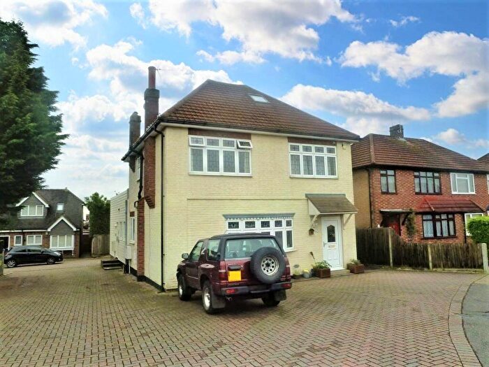 2 Bedroom Flat To Rent In Tyrrells Road, Billericay, CM11