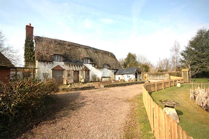 4 Bedroom Detached House For Sale In Kerswell Green Farm And Coach House, Kerswell Green, Worcester, Worcestershire, WR5