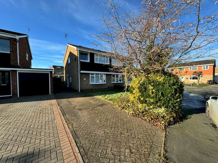 3 Bedroom Semi-Detached House To Rent In The Bramblings, ST17