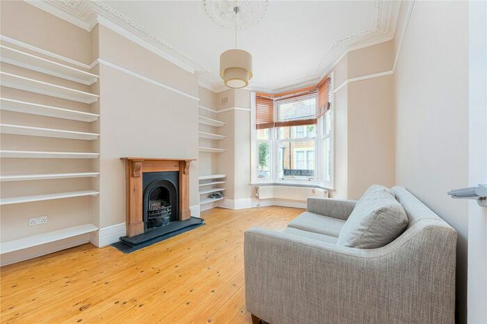 2 Bedroom Flat To Rent In Barretts Grove, Shacklewell, N16