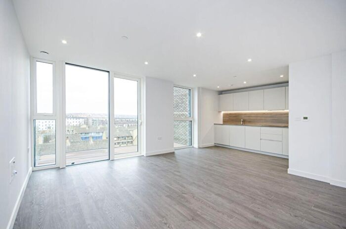 1 Bedroom Flat To Rent In Newnton Close, Manor House, London, N4
