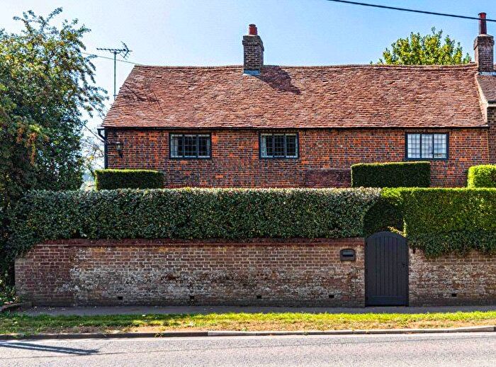 3 Bedroom Semi-Detached House For Sale In Main Road South, Dagnall, Buckinghamshire, HP4