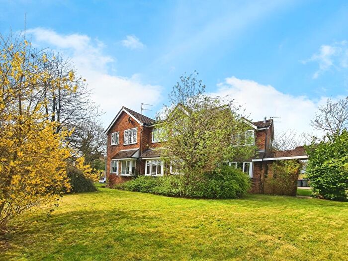 1 Bedroom Flat To Rent In Heatherfield Court, Wilmslow, Cheshire, SK9