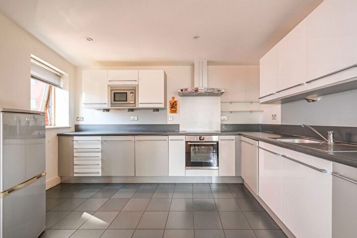 2 Bedroom Flat For Sale In Galaxy Building, Canary Wharf, London, E14