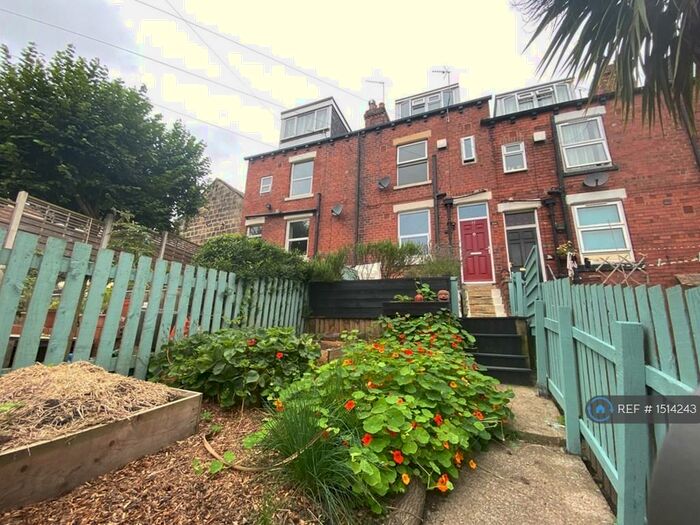 2 Bedroom Terraced House To Rent In Brookfield Road, Leeds, LS6