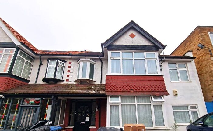 1 Bedroom Flat To Rent In Clarendon Gardens, Wembley, HA9