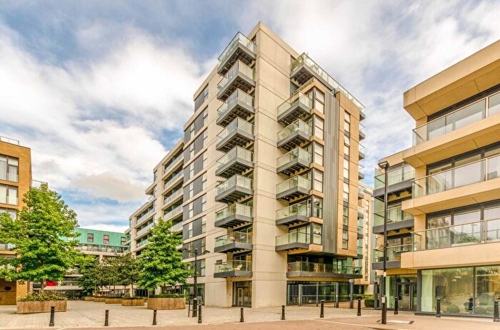 2 Bedroom Flat To Rent In Dance Square, Clerkenwell, London, EC1V