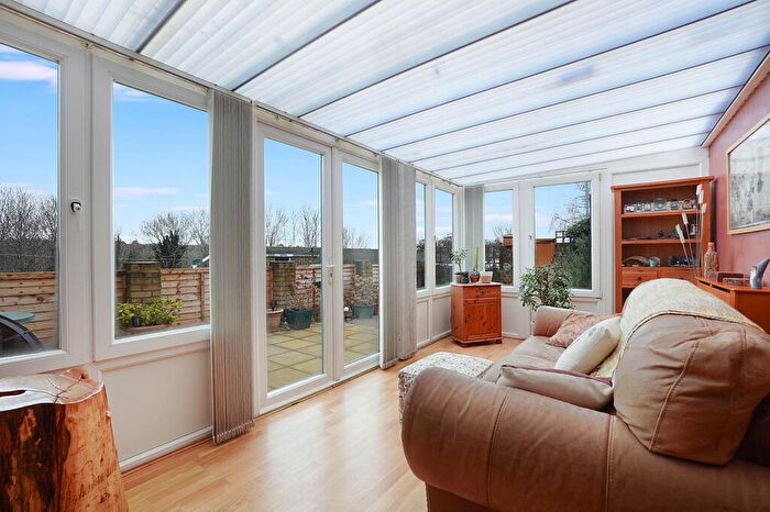 3 Bedroom End Of Terrace House For Sale In Snodhurst Avenue, Chatham, ME5