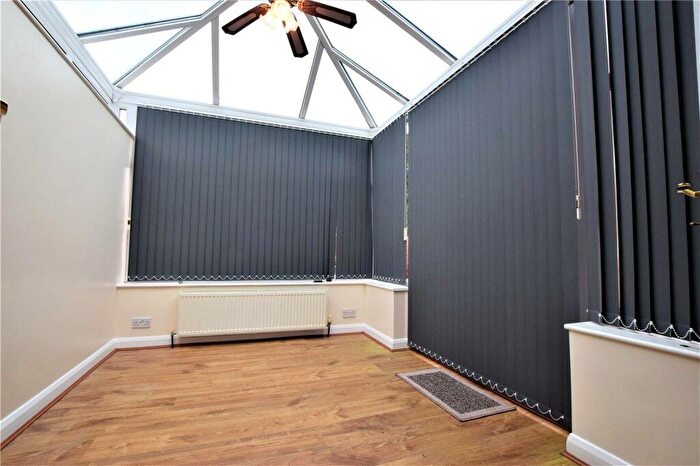 2 Bedroom Bungalow To Rent In Springfield, Wootton, NN4