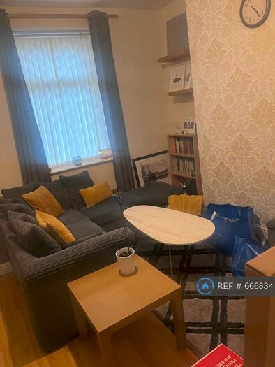 2 Bedroom Terraced House To Rent In Roundthorn Road, Oldham, OL4