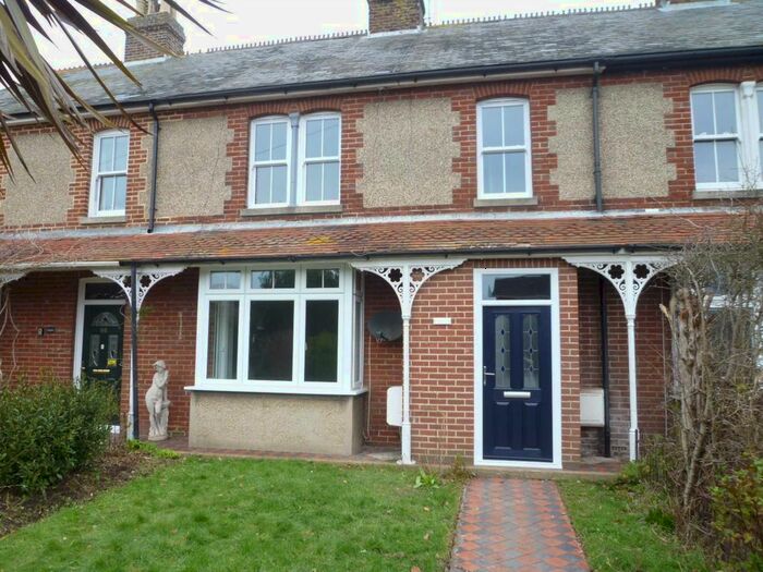 2 Bedroom Flat To Rent In Stockbridge Road, Chichester, PO19