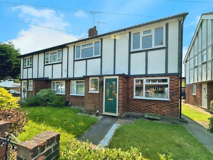 2 Bedroom Maisonette To Rent In Moor Lane, Upminster, RM14