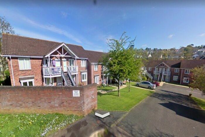 1 Bedroom Flat To Rent In Mill Close, Newton Abbot TQ12