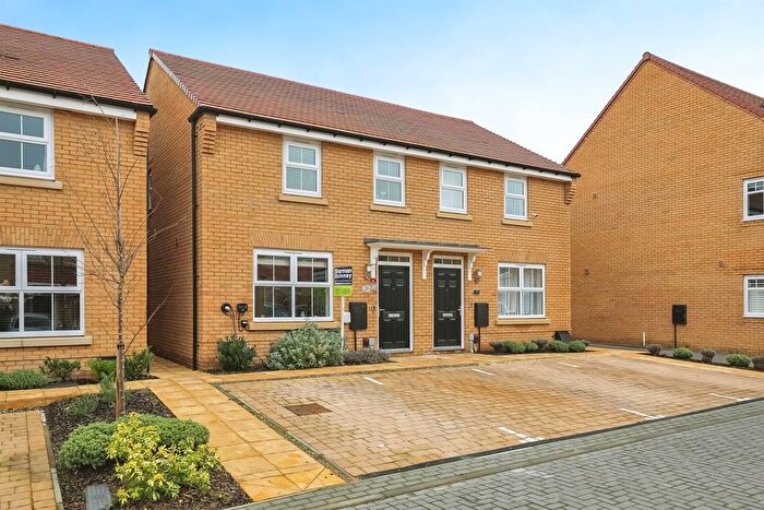 3 Bedroom Semi-Detached House For Sale In Chambers Way, Godmanchester, Huntingdon, PE29
