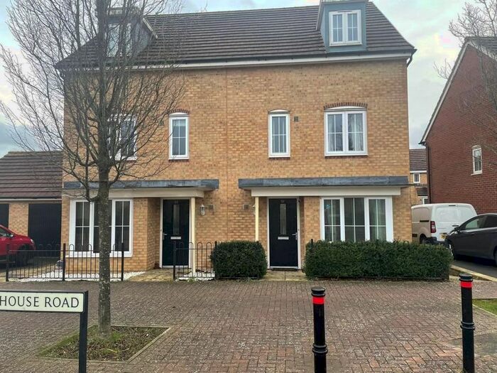 4 Bedroom Property To Rent In Culverhouse Road, Swindon, SN1