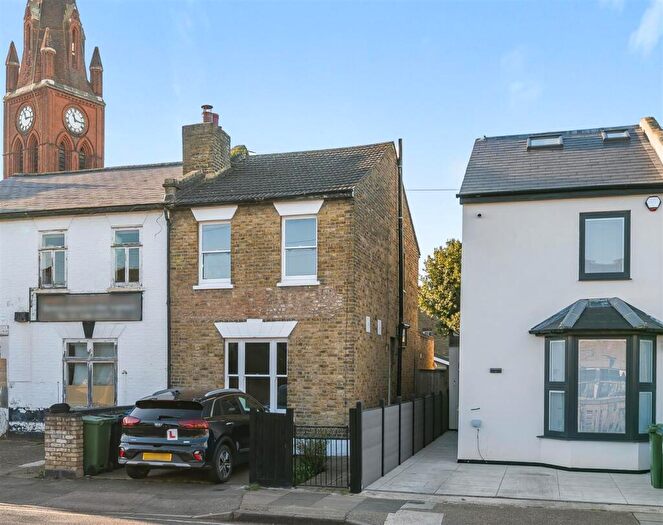 3 Bedroom Semi-Detached House To Rent In Acre Road, Kingston Upon Thames, KT2