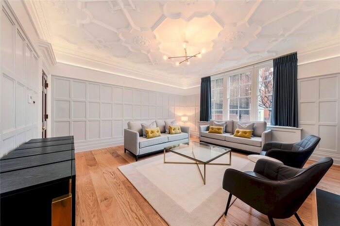 2 Bedroom Flat To Rent In Park Street, Mayfair, W1K