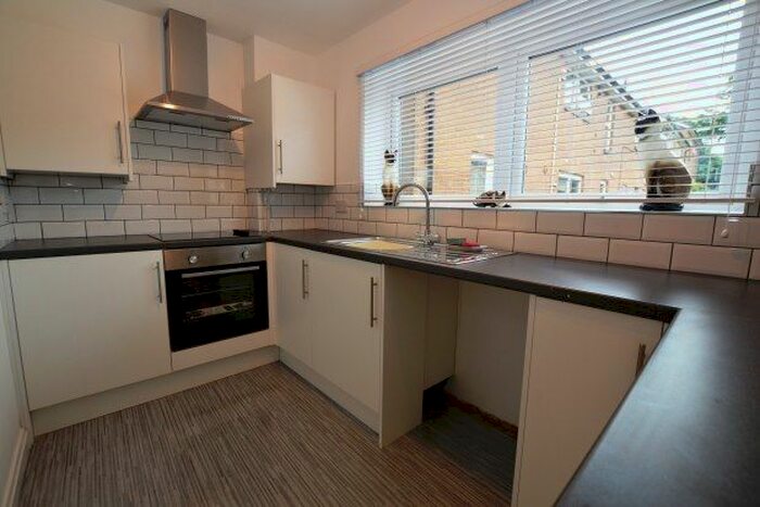 2 Bedroom Flat To Rent In Westminster Avenue, Sheffield, S10