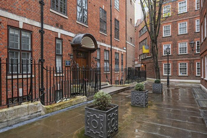 2 Bedroom Flat To Rent In Fleet Street, St Pauls, London, EC4A
