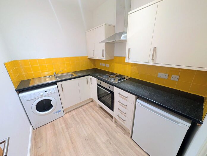 2 Bedroom Flat To Rent In Cambrian Road, Newport, NP20